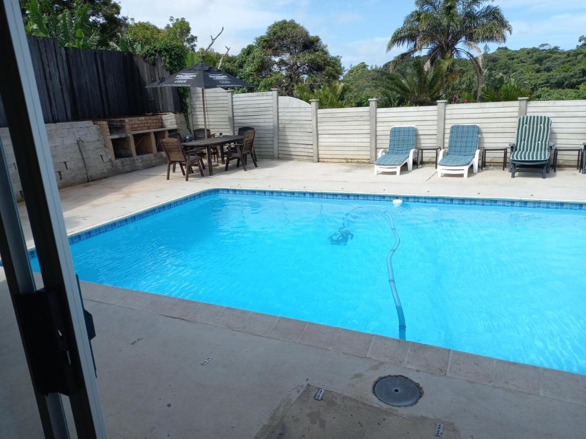 Poolside Guest House Port Shepstone Extérieur photo