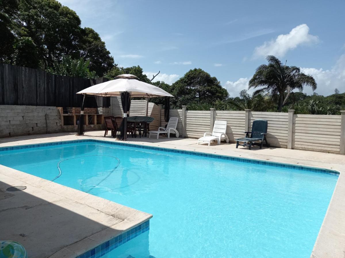 Poolside Guest House Port Shepstone Extérieur photo